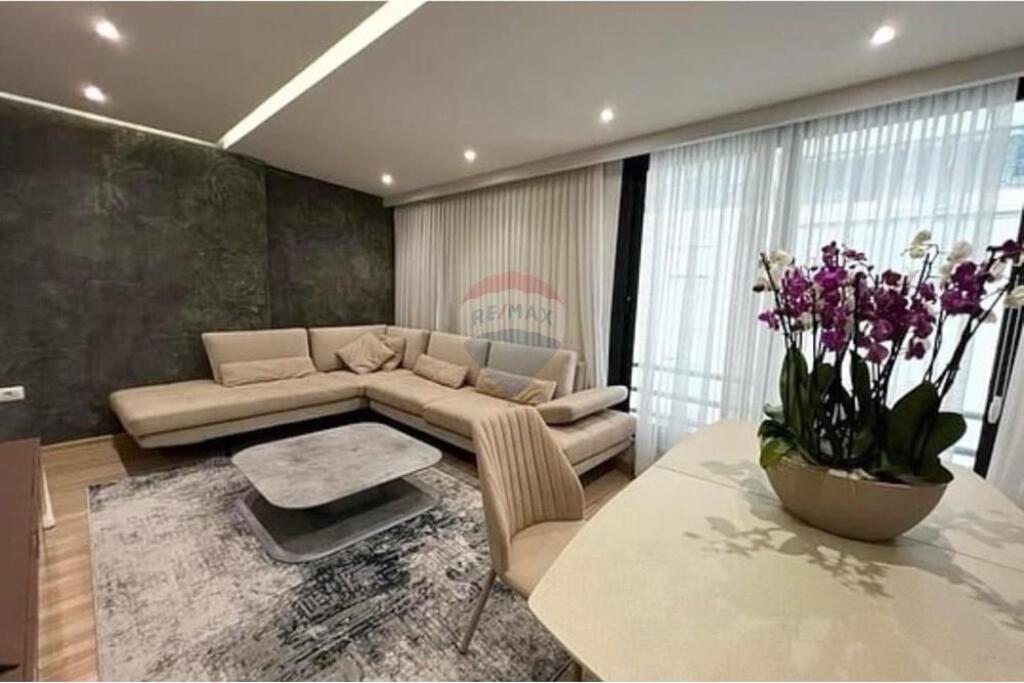 Apartament 2+1/1+1 per shitje ne Qender!