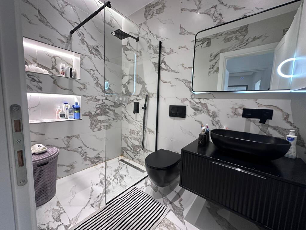 Luxury apartment for sale at Lake View Residence