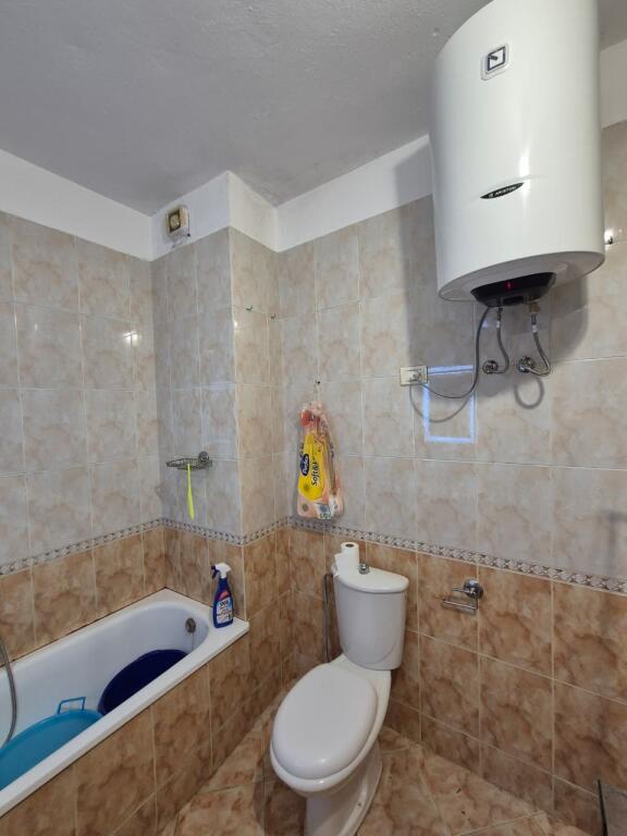 Apartament Me Qera 2+1 Tek Komuna e Parisit (ID B2201558) Tirane