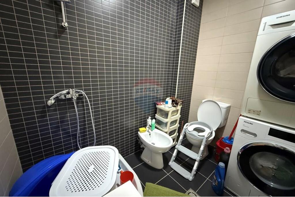 Shitet apartament 2+1+2 tek Kompleksi AnnA