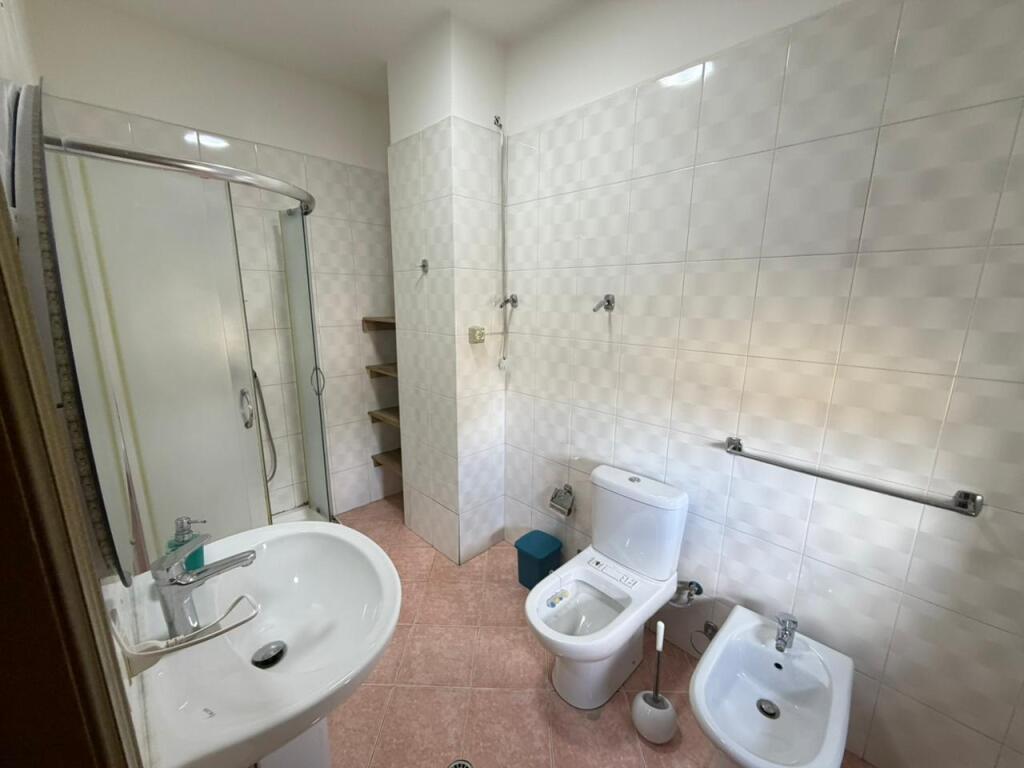 🏡 Appartamento 2+1+2 in Affitto 📍 Yzberisht, Via 3 Deshmoret, Tirana