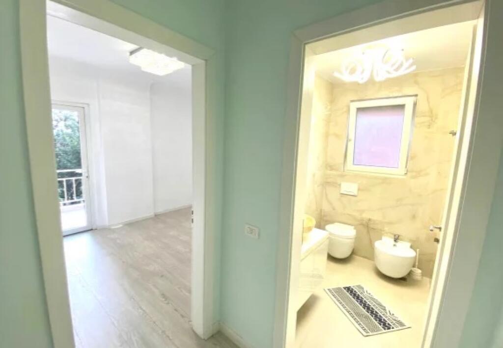 Apartment for rent 3+1+2wc& 2 balconies (145m2) Elbasan street/ American embassy (first line of the building) Near the high school 1700 eu (including taxes)