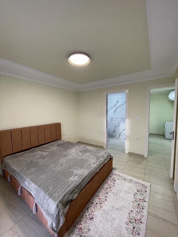 APARTAMENT ME QERA 2+1 (Shkozet, pranë shkollës Isuf Ferra)