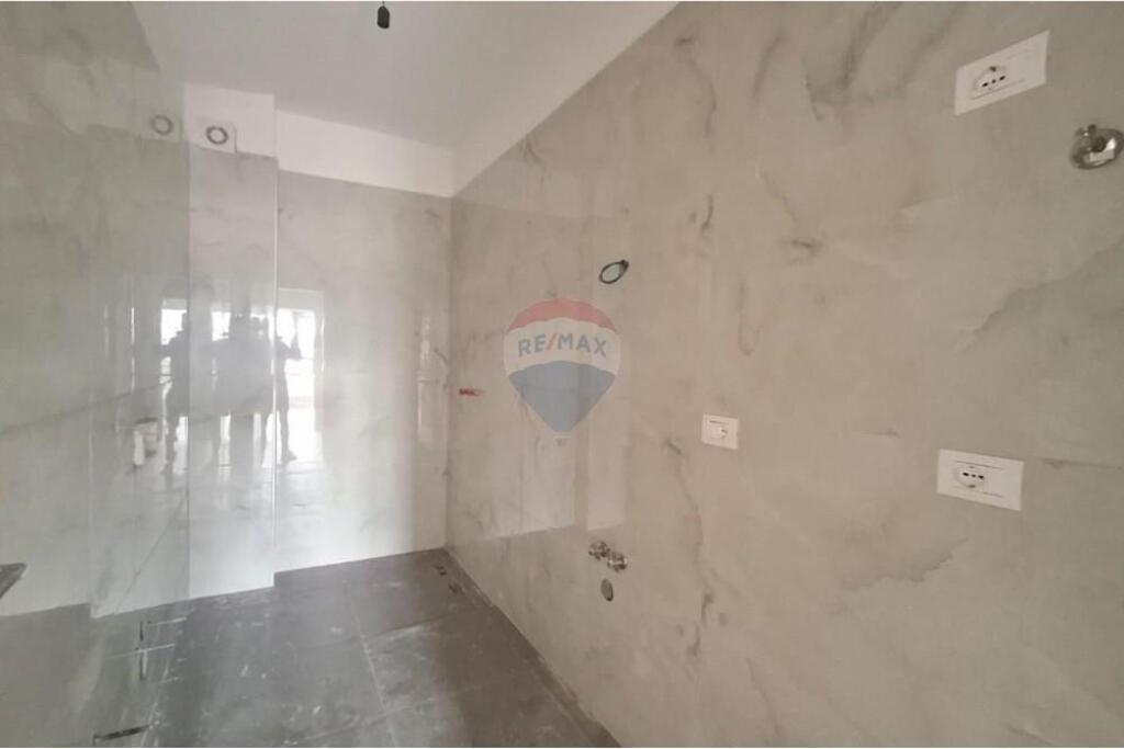 Rruga Qemal Stafa, Tirane, Apartament  Per Shitje 3+1+verand!