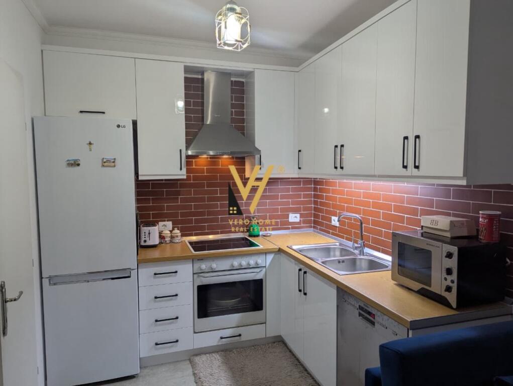 JEPET APARTAMENT 1+1+BLK ME QERA NE SHKOZE 400 EURO