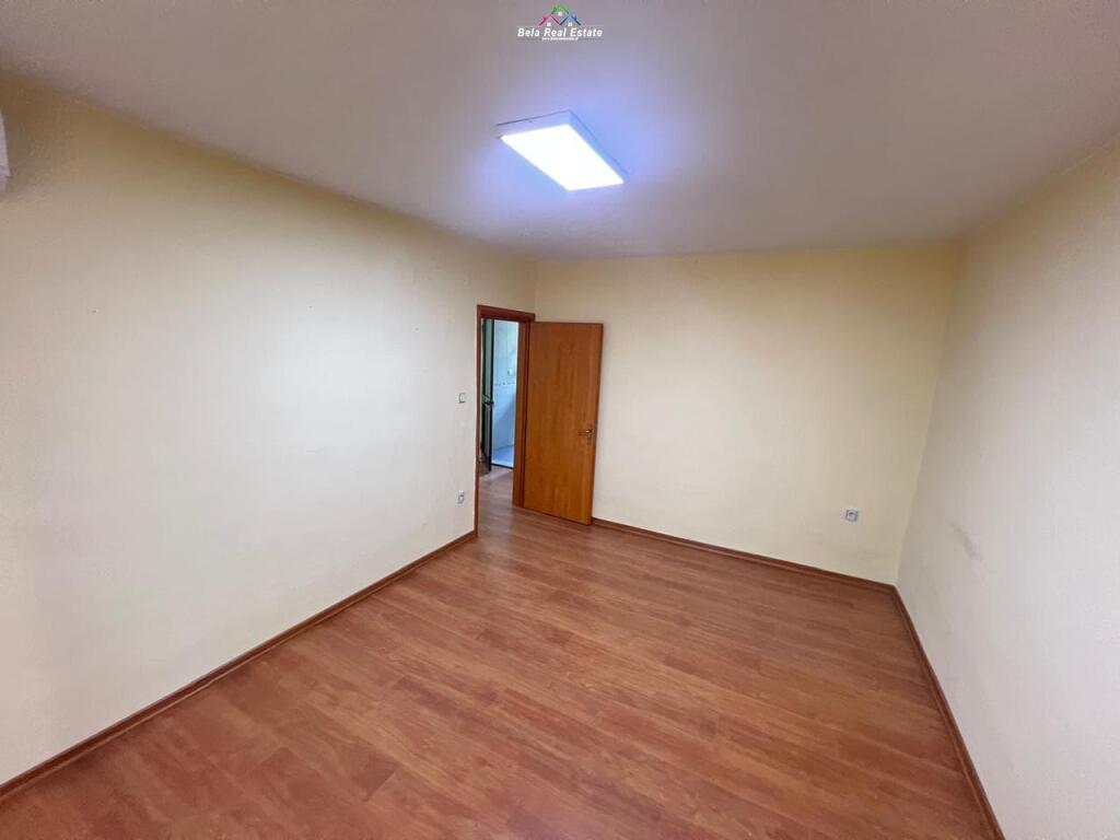 Zyre Me Qera  Ne Bllok (ID BZ220) Tirane