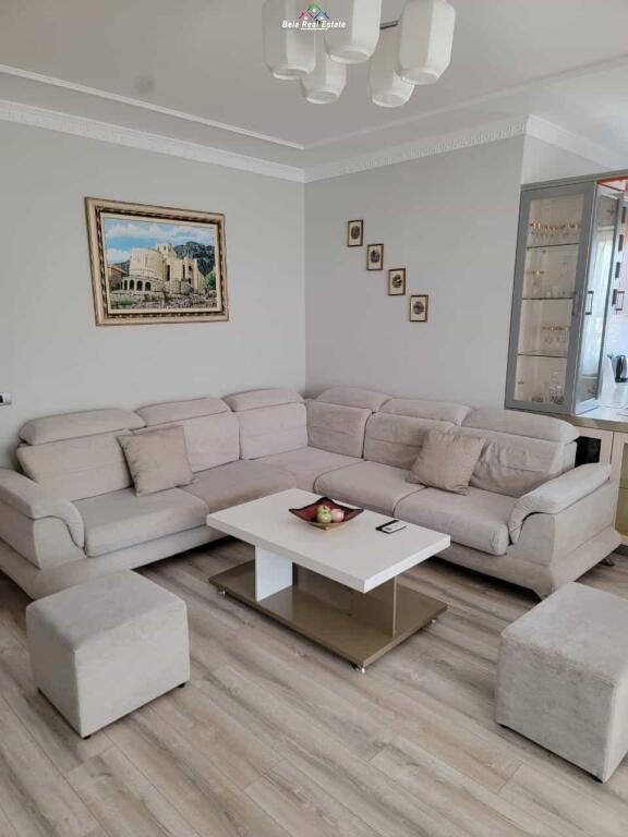 Apartament Me Qera 2+1+2 Tek Komuna e Parisit (ID B2201421) Tirane