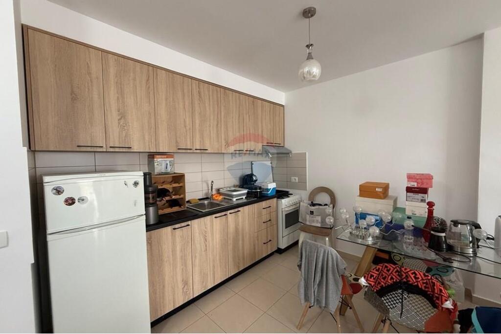Shitet apartament 1+1 tek Kompleksi AnnA