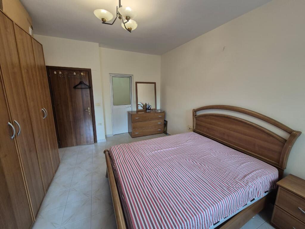 Apartament Me Qera 2+1 Tek Komuna e Parisit (ID B2201558) Tirane