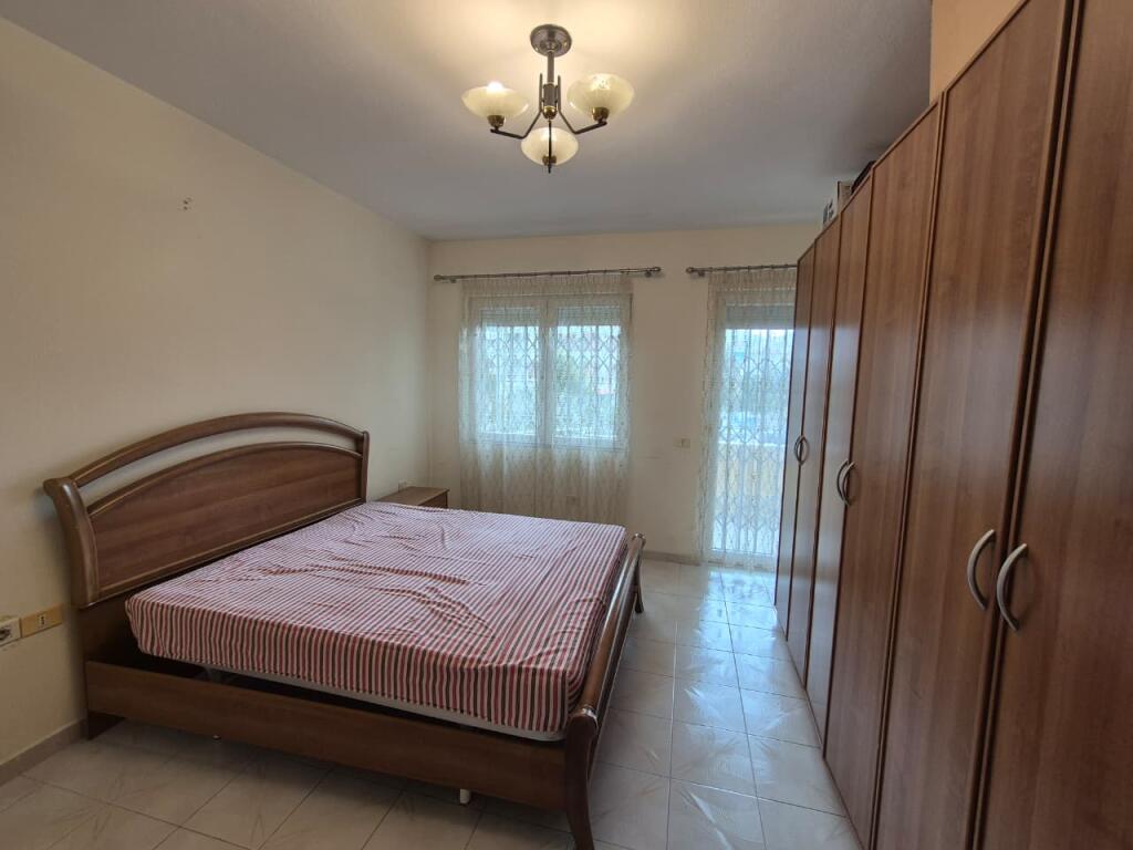 Apartament Me Qera 2+1 Tek Komuna e Parisit (ID B2201558) Tirane