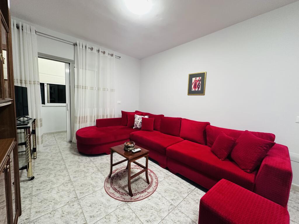 Jepet Me Qera Apartament 2+1+2 Tualete +1 Ballkon