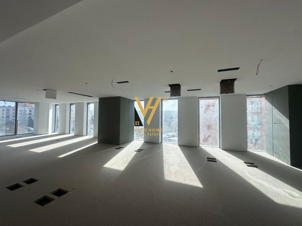 UFFICIO IN AFFITTO 1.540 M2 IN VIA ELBASAN 46.200 EURO