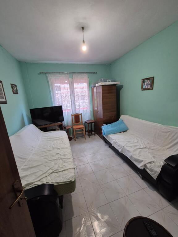 Apartament Me Qera 2+1 Tek Komuna e Parisit (ID B2201558) Tirane