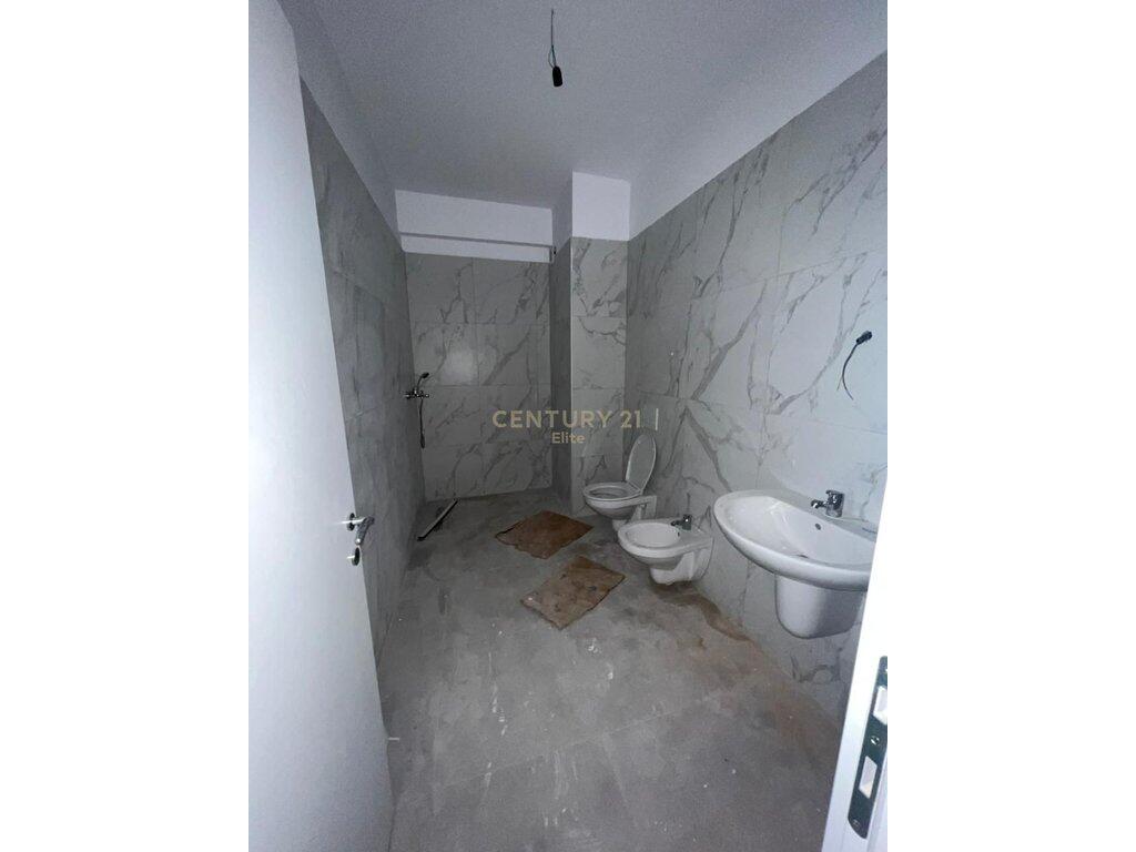 Apartment 2+1+2 for sale 🏡 – Kamëz, Tirana
