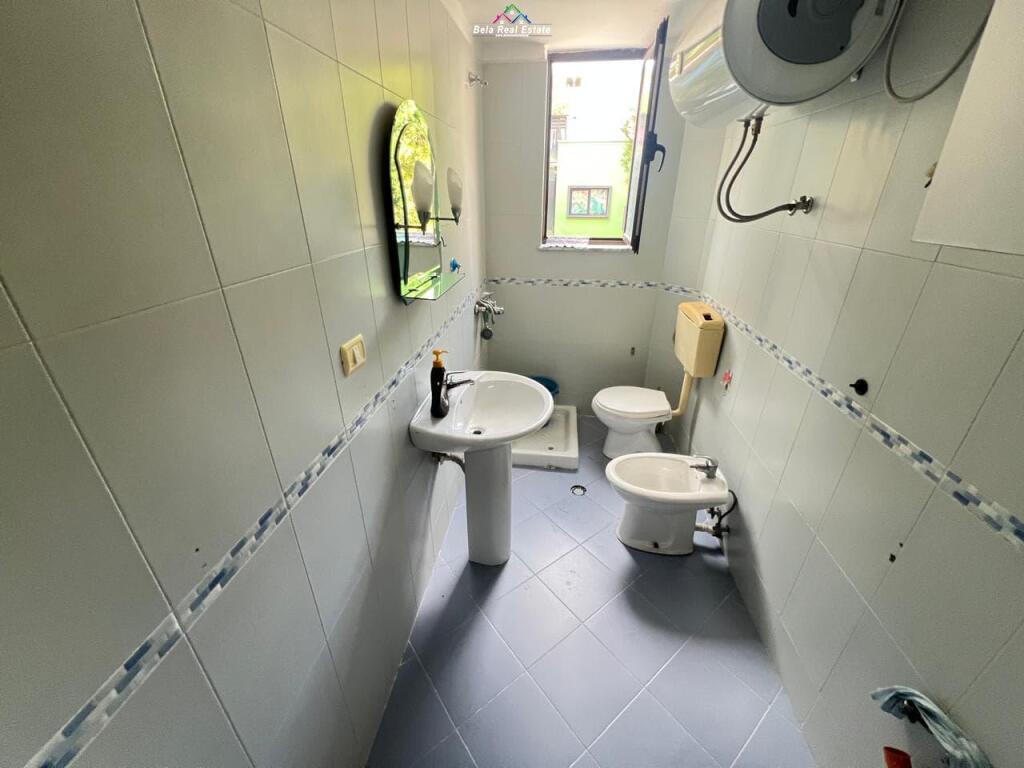 Zyre Me Qera  Ne Bllok (ID BZ220) Tirane
