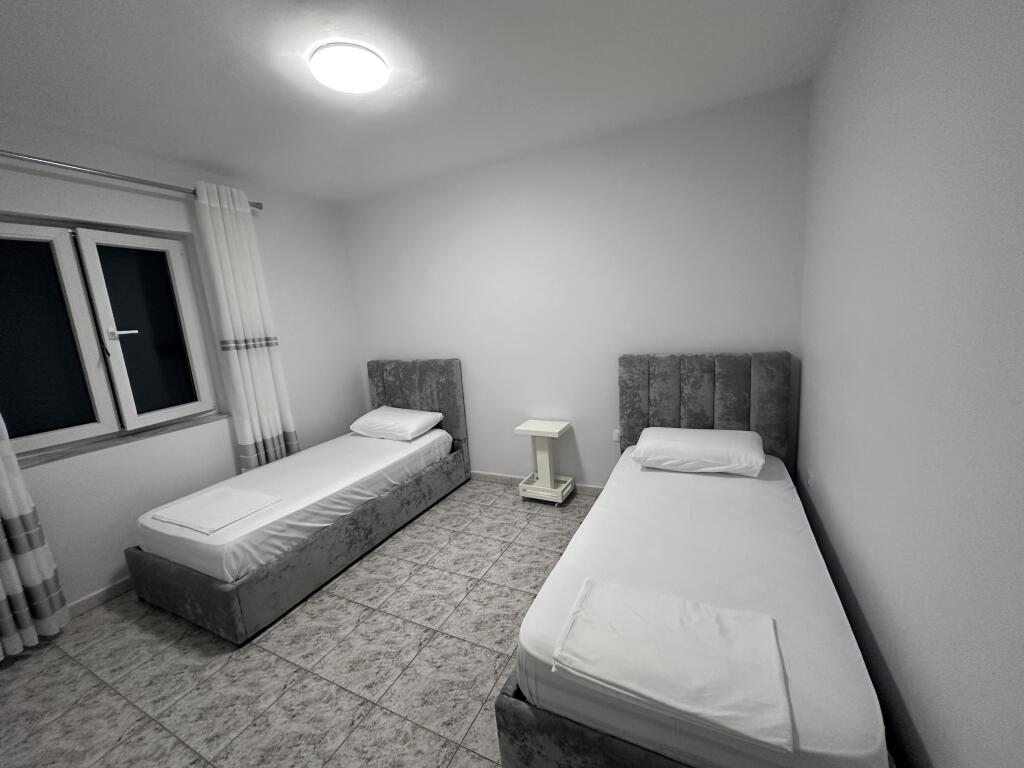 Jepet Me Qera Apartament 2+1+2 Tualete +1 Ballkon