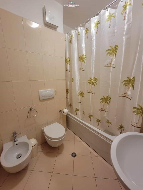 Apartament Me Qera 2+1+2 Tek Komuna e Parisit (ID B2201421) Tirane
