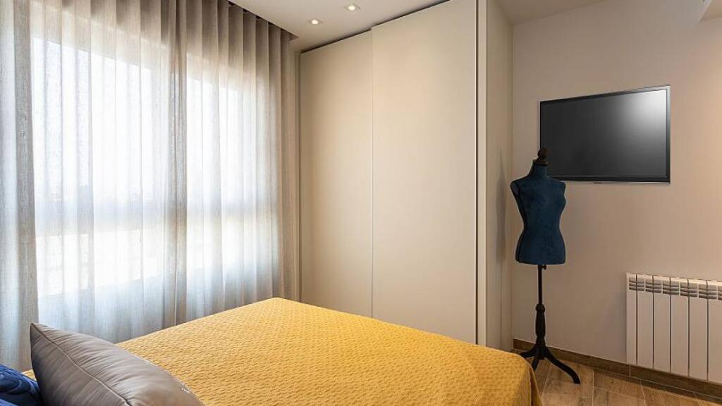 Apartament Me Qera 1+1 Ne Myslym Shyri (ID B211247) Tirane