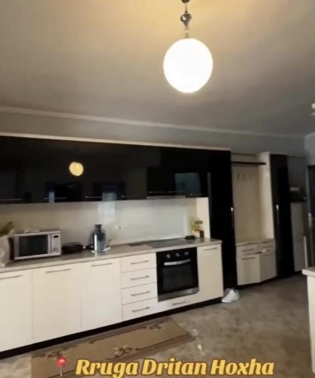 Jepet Me Qera Apartament 2+1+1 Ballkon