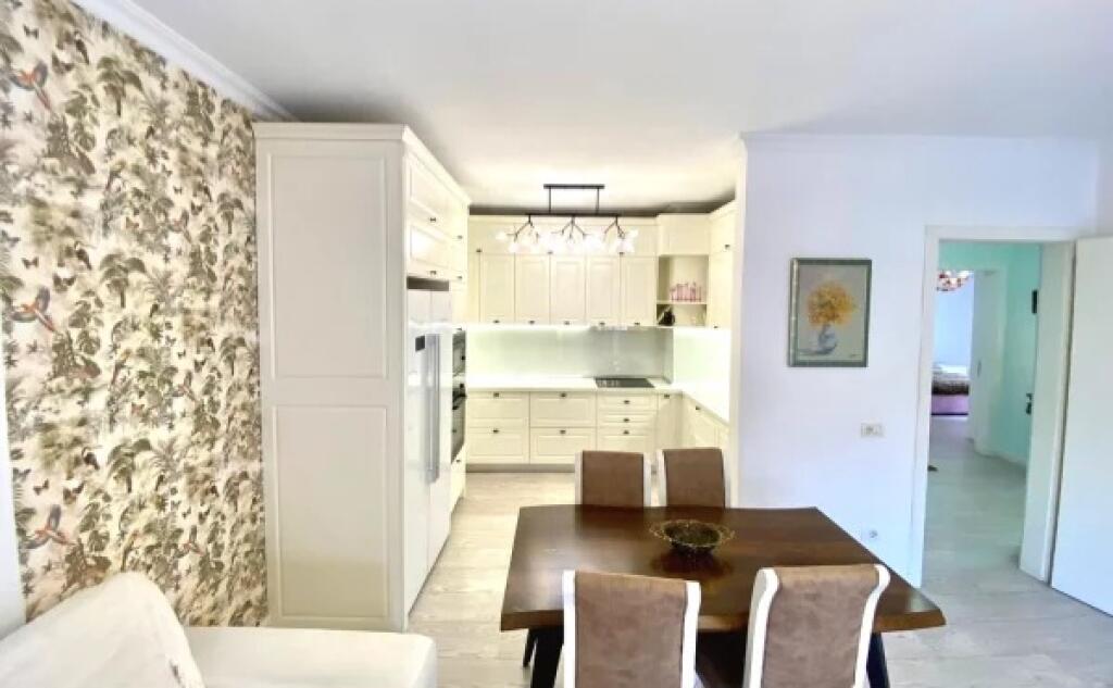 Apartment for rent 3+1+2wc& 2 balconies (145m2) Elbasan street/ American embassy (first line of the building) Near the high school 1700 eu (including taxes)