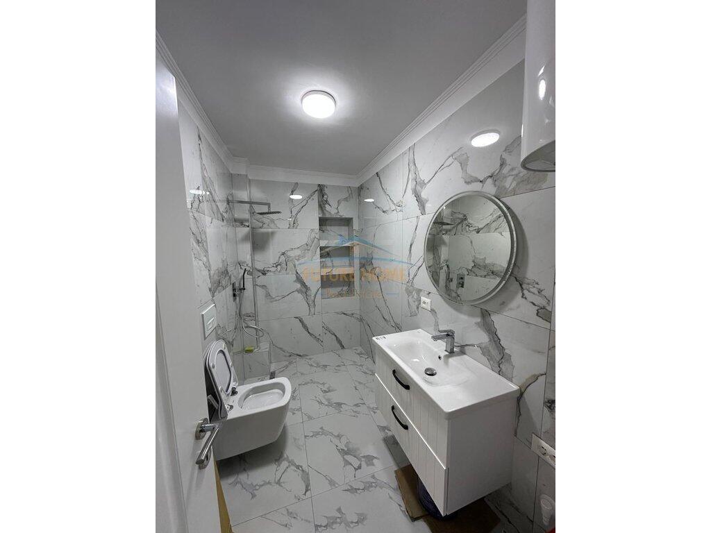 In vendita, appartamento 2+1, Xhamllik, Tirana.