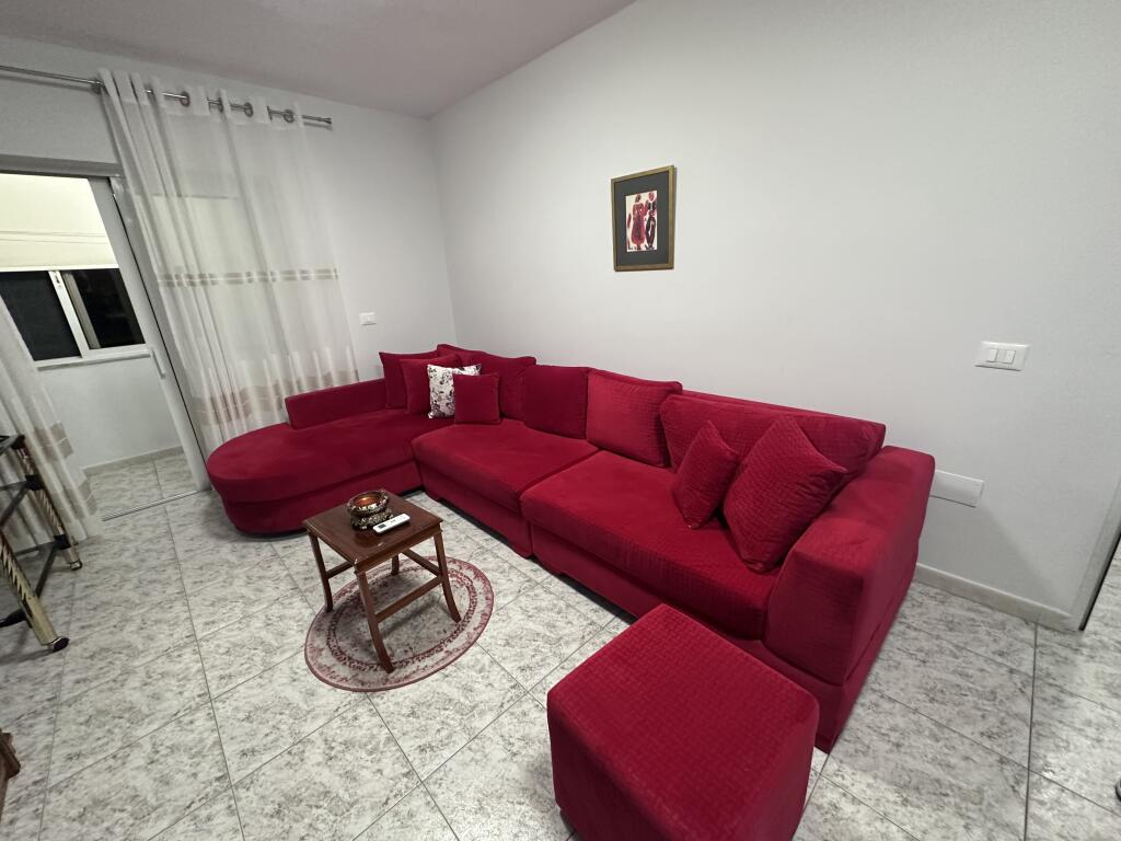 Jepet Me Qera Apartament 2+1+2 Tualete +1 Ballkon