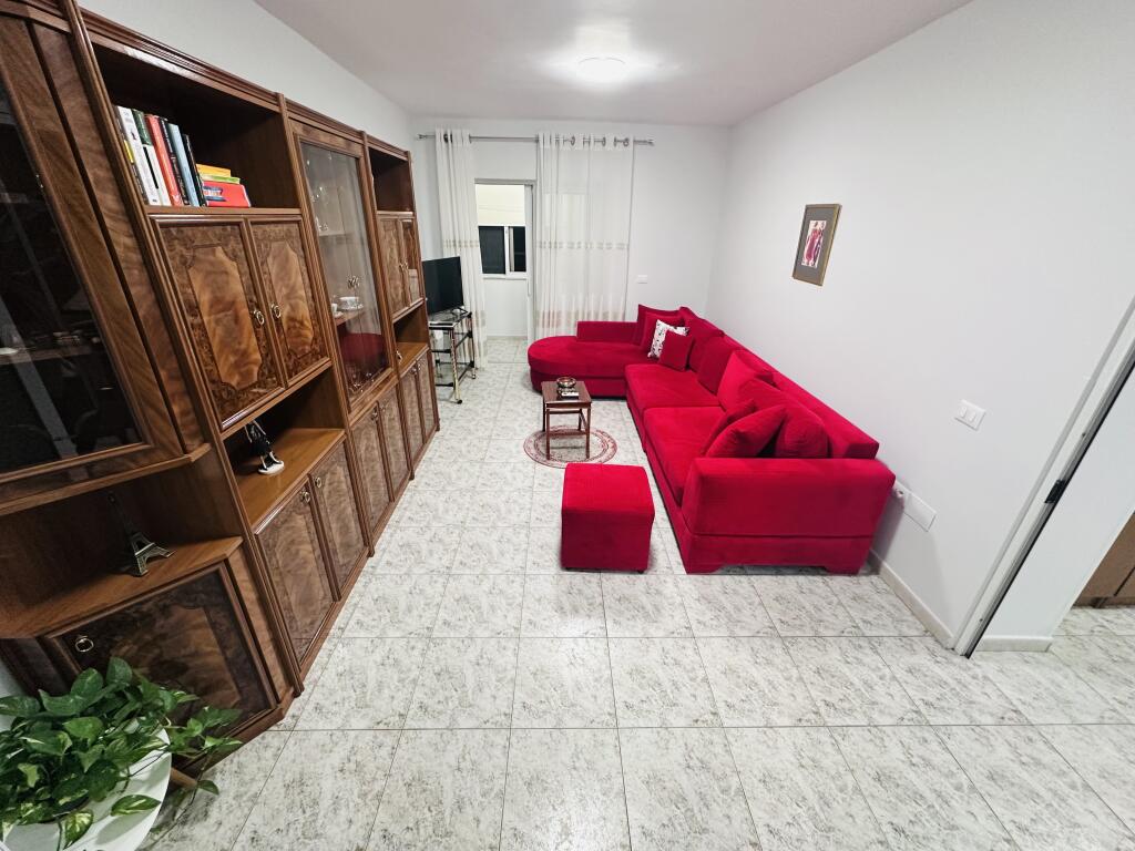 Jepet Me Qera Apartament 2+1+2 Tualete +1 Ballkon