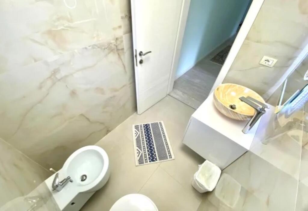 Apartment for rent 3+1+2wc& 2 balconies (145m2) Elbasan street/ American embassy (first line of the building) Near the high school 1700 eu (including taxes)