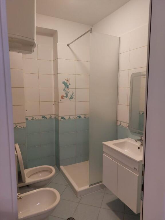 🏢Astir, ,Via Albion Tershalla, zona del Mercato del Pesce, appartamento in affitto, 2+1+2, arredato. 550 Euro