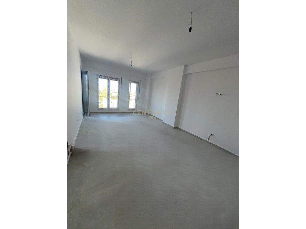 Apartment 2+1+2 for sale 🏡 – Kamëz, Tirana