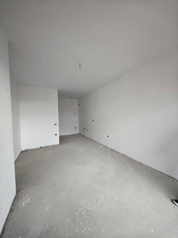 Apartament 1+1 per shitje ne Paskuqan