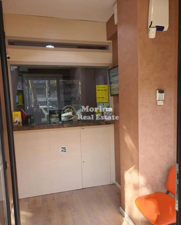 Vendita, Locale Commerciale/negozio, in Via Kavajes, Prezzo 145000 Euro.