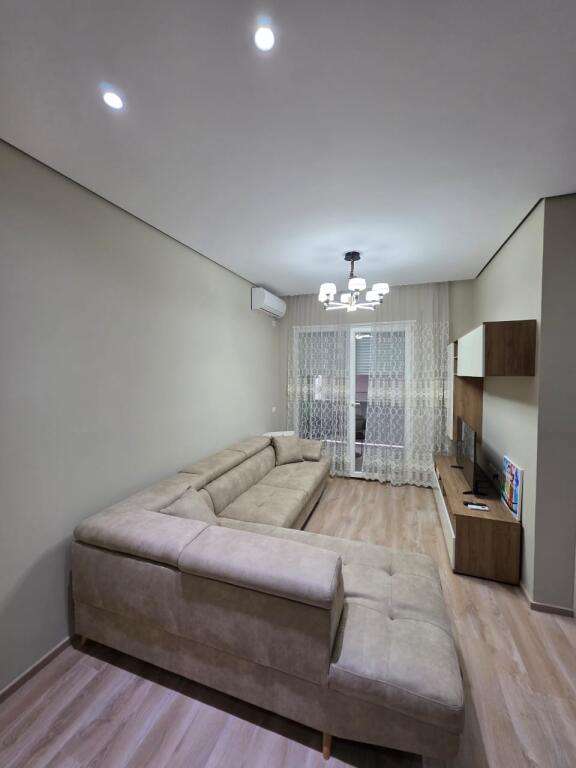 For rent 1+1 Botanical Garden