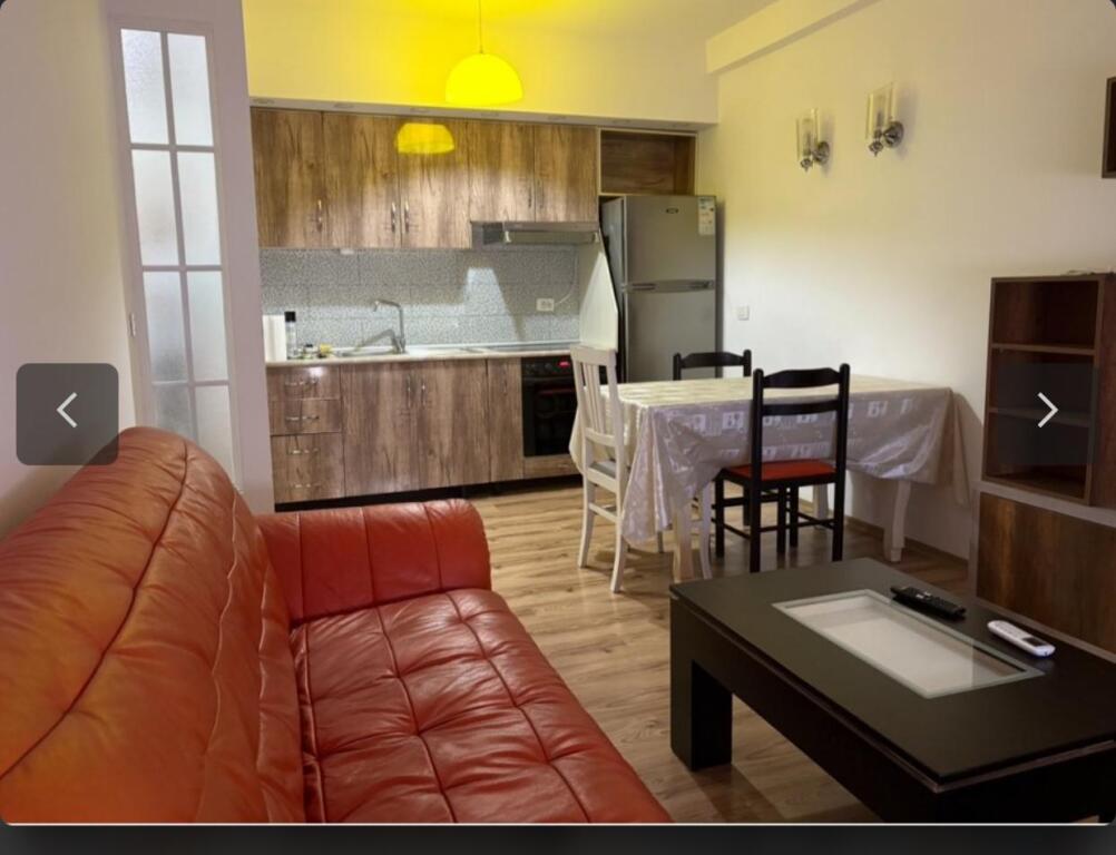 Apartament me qera 1+1