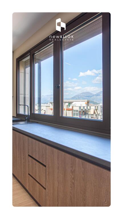 Central Glamour jepet me qira : 2+1+2wc &   *|| 1,500€/muaj ||*( 📍Qender - Rr. e Barrikadave | 150m Nga 15 Kateshi ) - Apt Me Investim Premium **50k Euro Kosto | Projektuar Dhe Arreduar Me Arkitekt | Parket, Elektroshtepiake, Mobilim Dhe Cdo Detaj I Cilesise Me Te Larte | Ndricim Ideal | Sistem Qendror Ngrohje Ftohje | Ballkon Me Pamje Nga Rr. E Barrikadave | Tualetet Me Hidrosanitare Inkaso | Te Gjitha Instalimet E Reja
