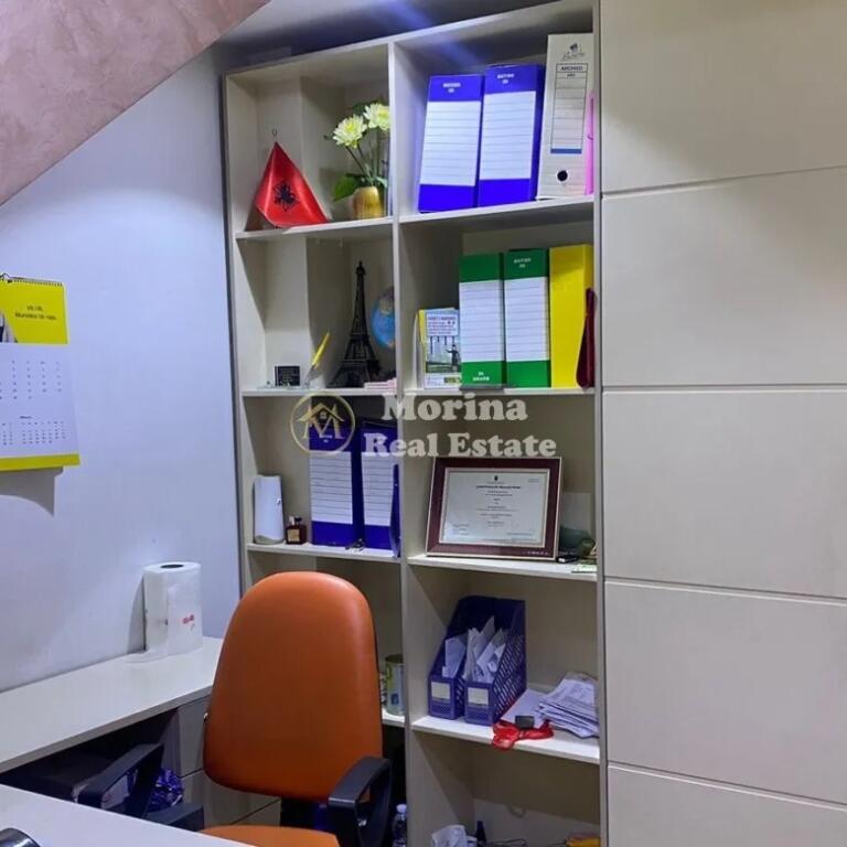 Vendita, Locale Commerciale/negozio, in Via Kavajes, Prezzo 145000 Euro.
