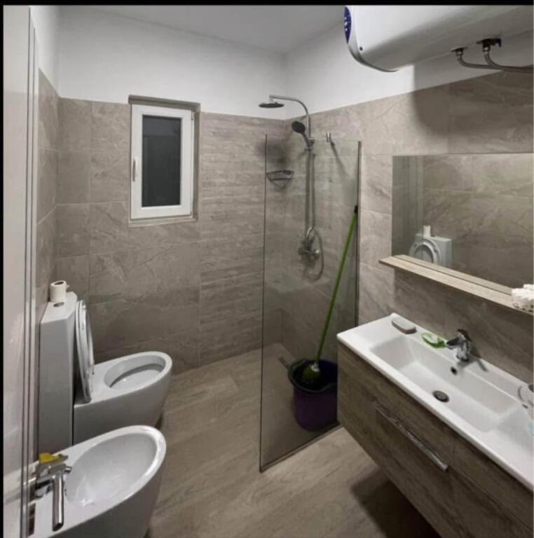 Apartament me qera 2+1+2