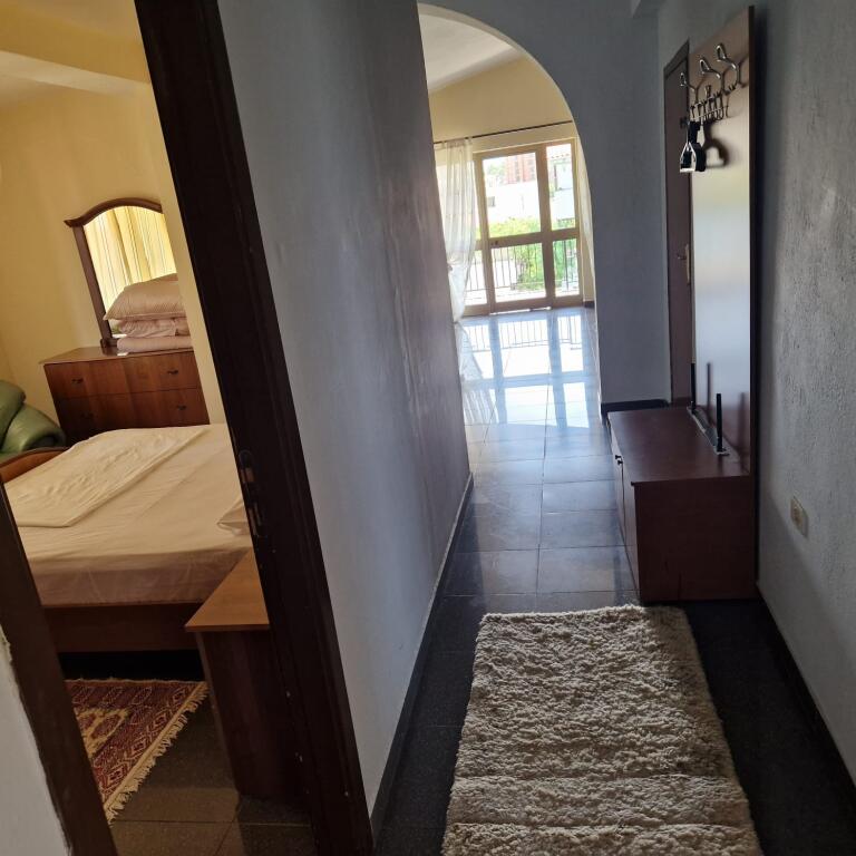 Apartament me qera 2+1