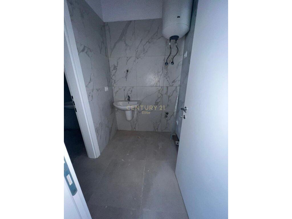 Apartment 2+1+2 for sale 🏡 – Kamëz, Tirana