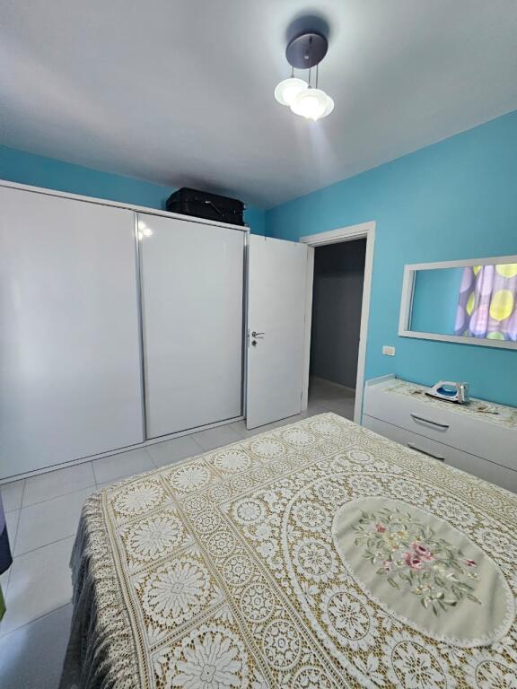 JEPET ME QERA APARTAMENT 3+1+2  PRANE SPITALIT, DURRES