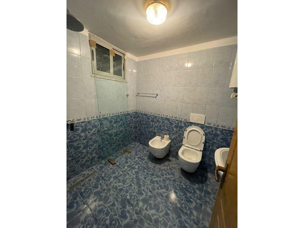 Qera, Apartament 2+1+2, Shkolla e Kuqe, Tiranë
