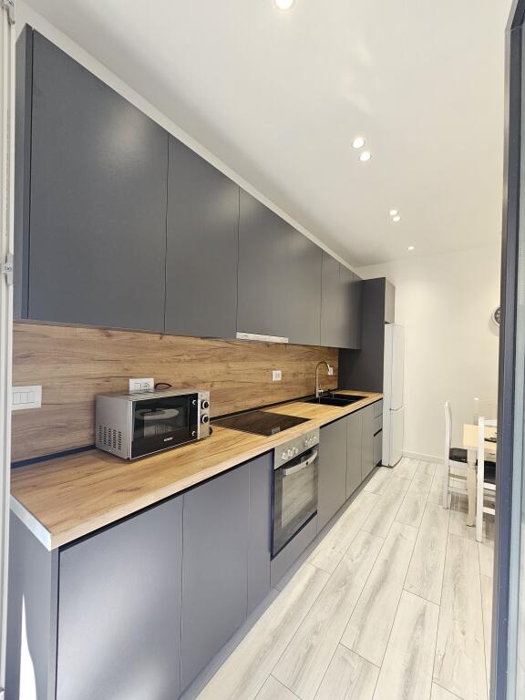 Apartament 2+1, Shkoze!