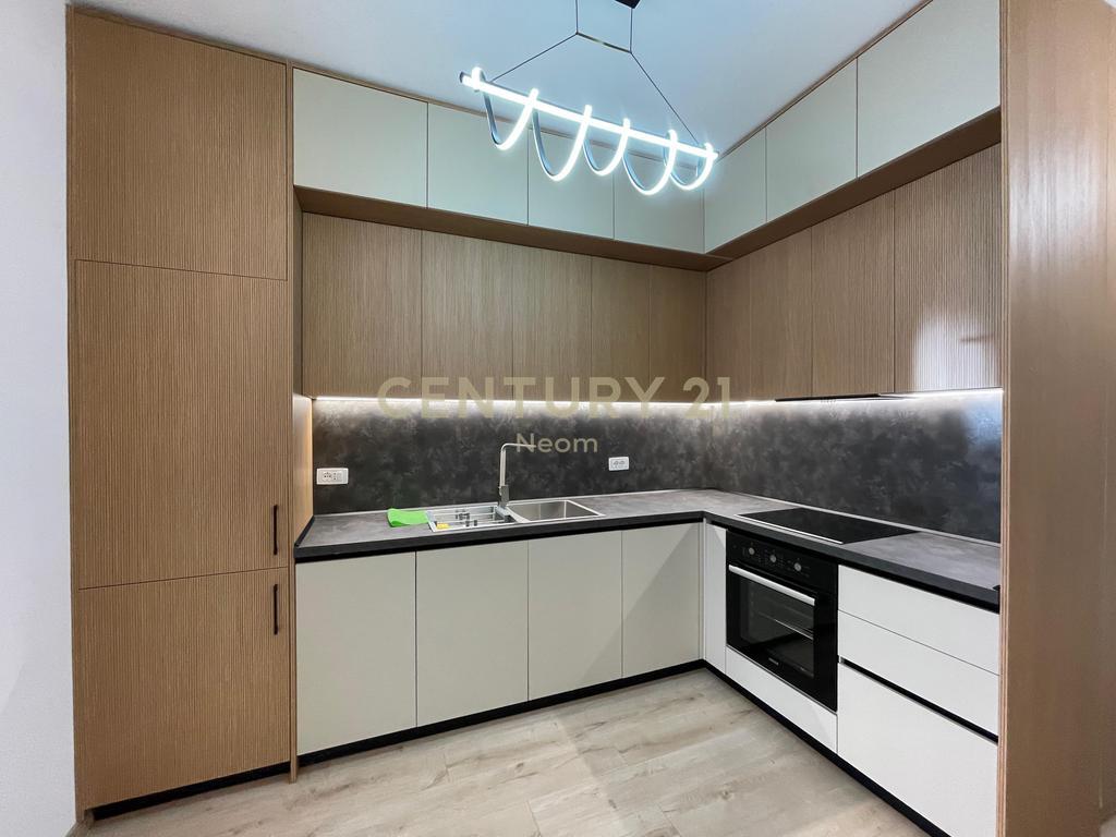 JEPET ME QERA APARTAMENT 1+1+PARKIM NE ZONEN E LIQENIT TE THATE!