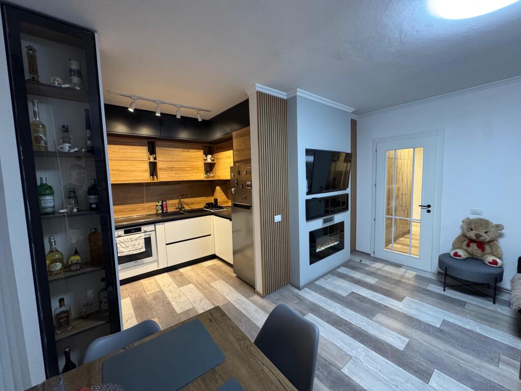 2+1 Apartment for Sale in Kodra e Diellit