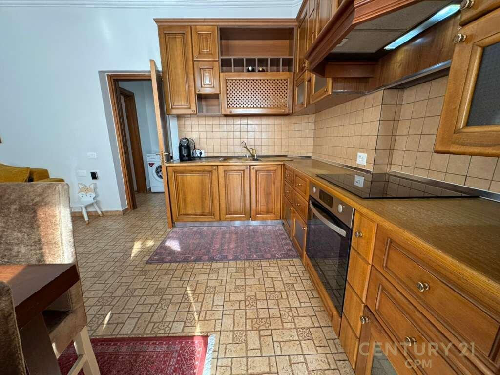 Apartament 2+1 per shitje te rruga Mine Peza