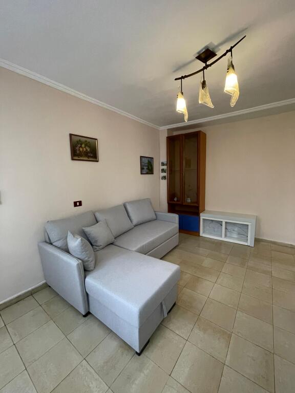 Apartament 1+1, Shkolla e Baletit!