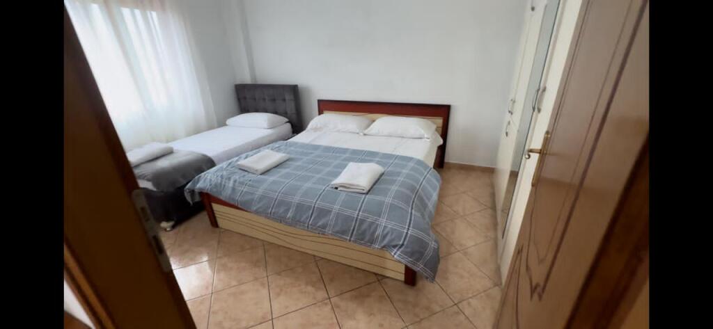 Apartament me Qera, Tirane