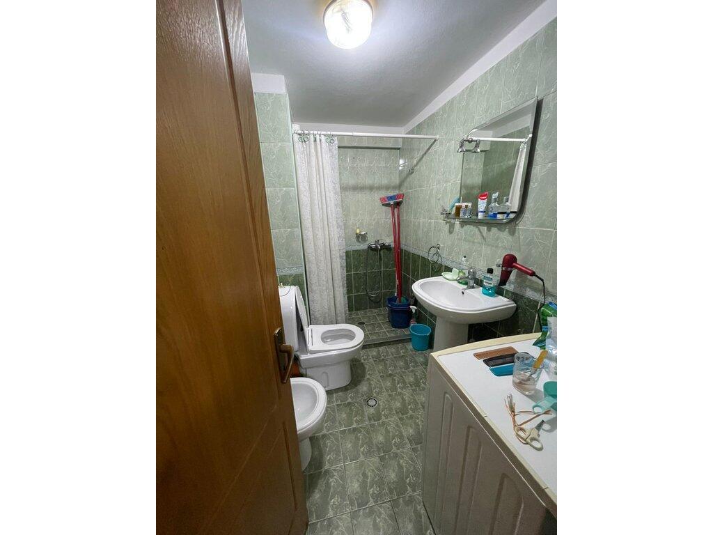 Qera, Apartament 2+1+2, Shkolla e Kuqe, Tiranë