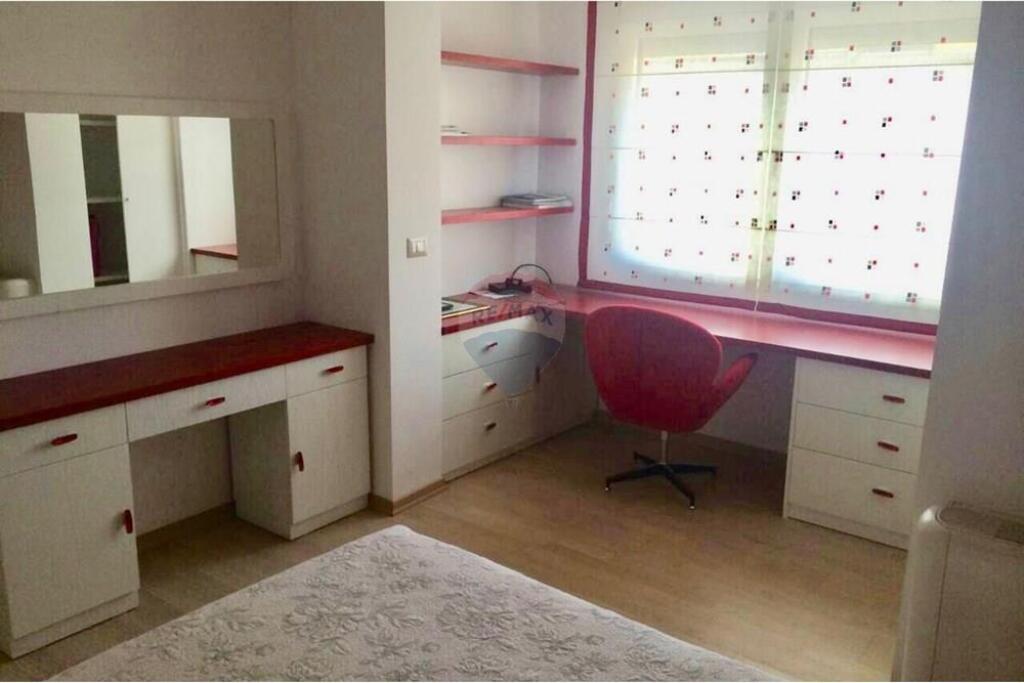 Apartament Luksoz 2+1+ballkon në Zemër të Bllokut