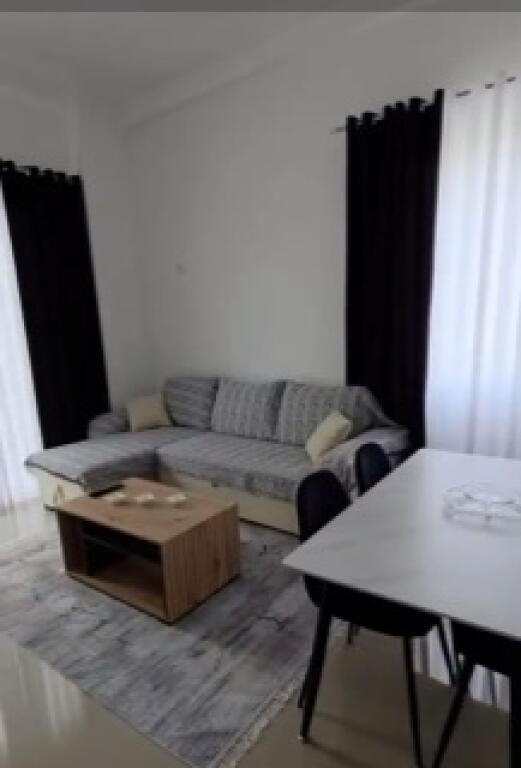 Apartament 2+1 mobilim I ri ne Astir me 500€